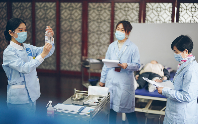 圖為護理項目技能比賽現場 學校供圖.jpg 圖為護理項目技能比賽現場 學校供圖.jpg