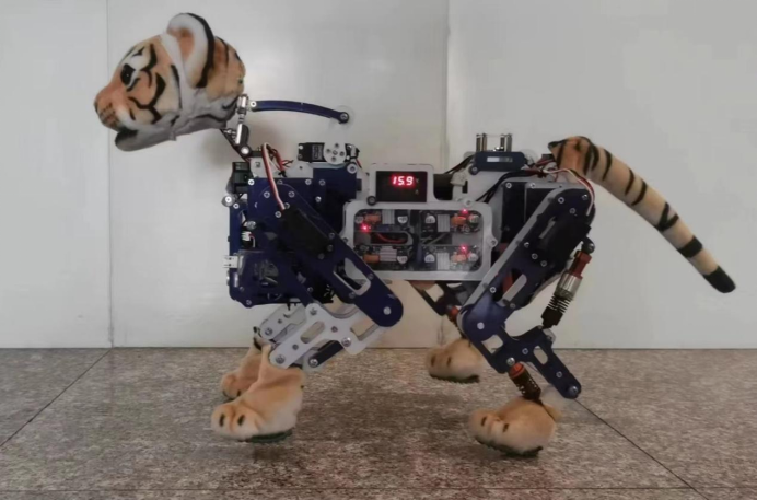 沈陽工學(xué)院學(xué)生設(shè)計大賽獲獎作品 仿生智能機(jī)械虎 墩墩.png 沈陽工學(xué)院學(xué)生設(shè)計大賽獲獎作品 仿生智能機(jī)械虎 墩墩.png