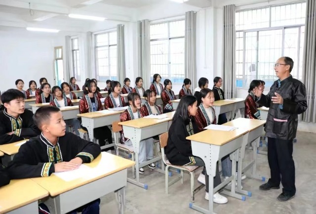 石彥輝老師上非遺課(龔普康攝).jpg 石彥輝老師上非遺課(龔普康攝).jpg