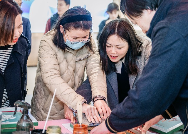 市民參與互動(dòng)體檢 學(xué)校供圖.jpg 市民參與互動(dòng)體檢 學(xué)校供圖.jpg