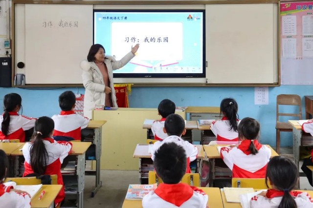 余麗琴2.jpg 余麗琴2.jpg