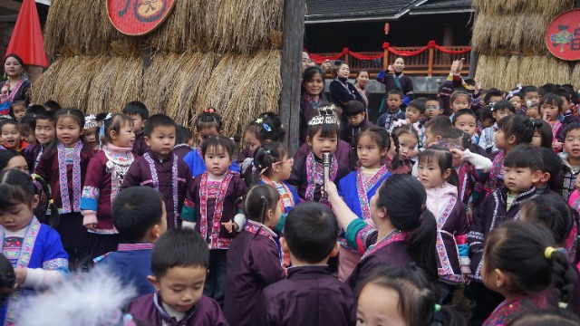 猜歌謎搶答環(huán)節(jié)2(拍攝作者:胡環(huán)玉).JPG 猜歌謎搶答環(huán)節(jié)2(拍攝作者:胡環(huán)玉).JPG