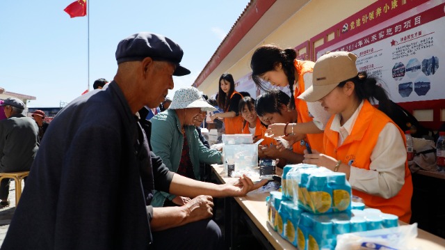 校團委下鄉(xiāng)隊伍 (2).jpg